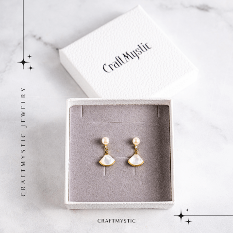 Gratie si prospetime – Cercei cu scoica sculptata si perla de cultura [6]