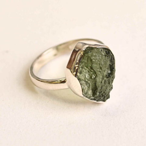 Inele - Inel argint 925 cu Moldavit natural brut Marime 53-54 (EU) / 7 (US) – Piatra transformarii spirituale