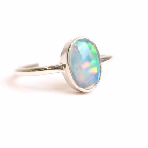 Balanta - Inel argint 925 cu Opal Etiopian natural – bijuterie a luminii si inspiratiei
