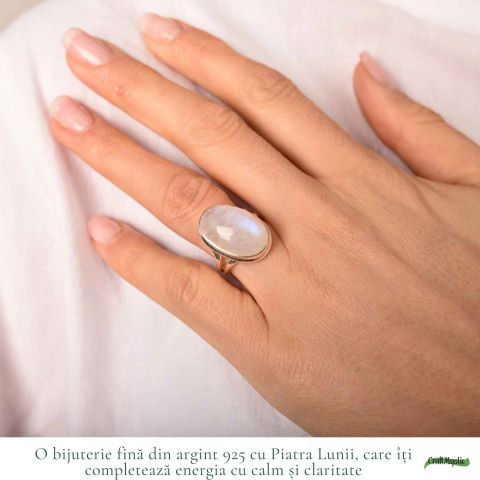 Inel Argint 925 cu Piatra Lunii Oval – Intuitie si Echilibru Interior [1]