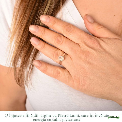 Inel argint 925 piatra lunii oval – intuitie si echilibru emotional [1]
