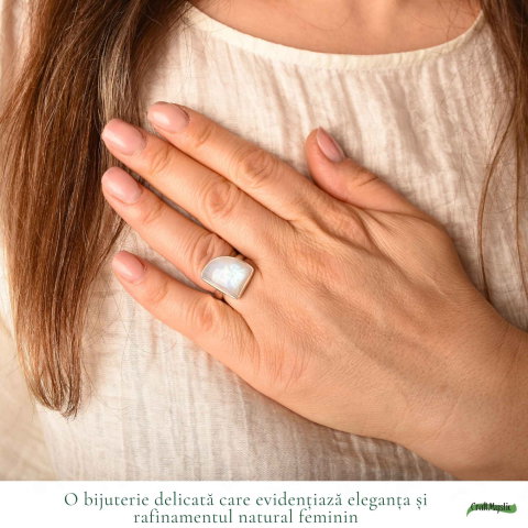 Inel Argint 925 cu Piatra Lunii Neuniforma – Intuitie si Eleganta Naturala [1]