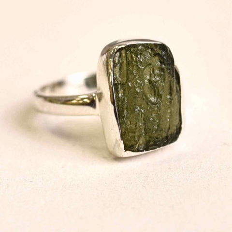 Inel argint 925 cu Moldavit natural brut Marime 53-54 (EU) / 7 (US) – Piatra transformarii spirituale