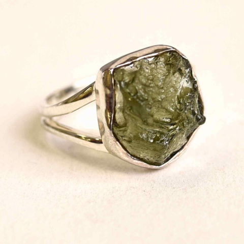 Leu - Inel argint 925 cu Moldavit natural brut Marime 53-54 (EU) / 7 (US) – Piatra transformarii spirituale