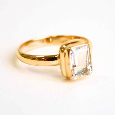 Topaz Alb - Inel Argint 925 placat cu Aur 18K si Topaz Alb Fatetat – Claritate si Eleganta