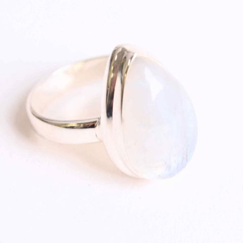 Piatra lunii - Inel cu Piatra Lunii si montura din Argint 925 – Intuitie Sporita si Echilibru Emotional