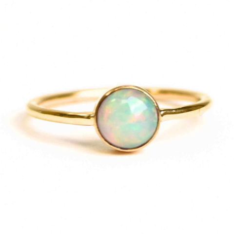 Balanta - Inel argint 925 placat cu aur 18K cu Opal Etiopian fatetat rotund – Lumina sufletului