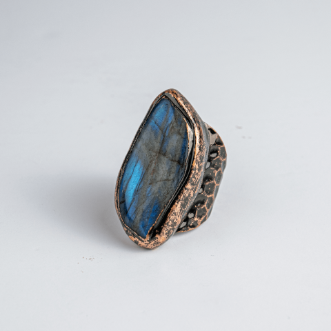 Pesti - Talismanul Intuitiei – Inel Vintage cu Labradorit, Piatra Transformarii Interioare