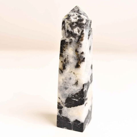 Capricorn - Turn din Jasp Zebra cu Druzy – Echilibru intre lumina si umbra