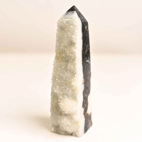 Incredere si Curaj - Turn din Jasp Zebra cu Druzy – Echilibru intre lumina si umbra