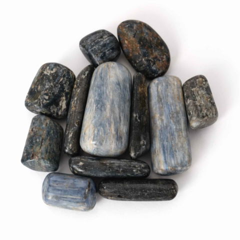 Pietre Rulate - Kianit Albastru (Cianit) – o piatra a claritatii linistite si a intuitiei profunde