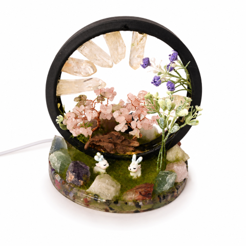 Vindecare Emotionala - Lampa cu Cristale Naturale Rotunda – Armonie, Energie Pozitiva si Decor Elegant
