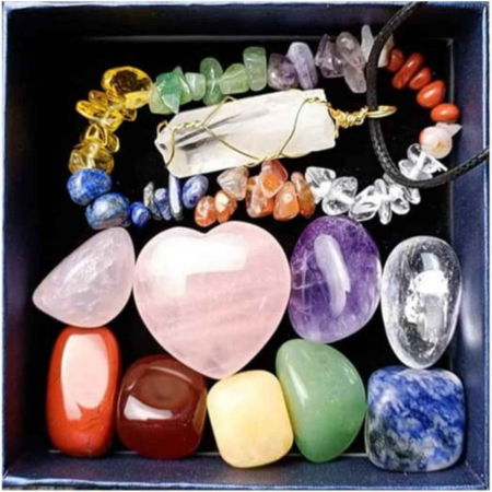 Mini Set cu 8 mini pietre semipretioase polisate, 1 bratara chakra, 1 colier cu cristal de stanca si o inima din cuart roz [6]