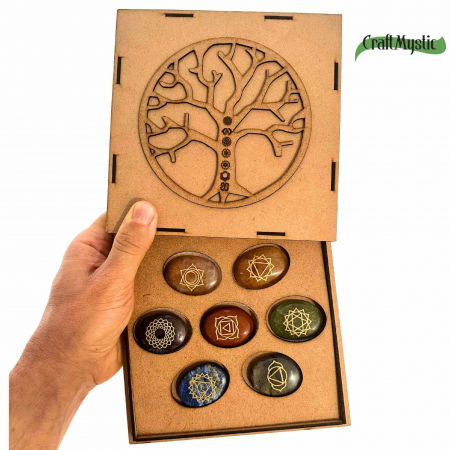 Set Complet cu 7 Pietre Chakra in Forma Ovala, Gravate cu Simboluri Reiki si Pastrate in Cutie din Lemn Natural - Cristale Terapeutice pentru Protectie, Meditatie si Energie Pozitiva [3]