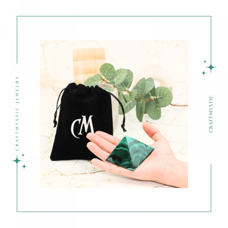 Piramida Malachit natural H 40-45 mm Latime 60 mm 210-230 gr - Sursa de Echilibru și Armonie [1]