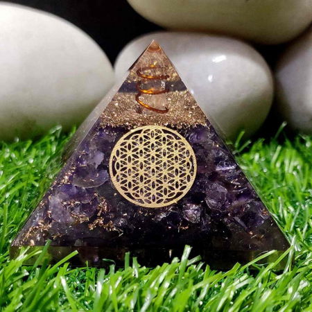 Piramida Orgonica cu cristal Ametist si simbolul floarea vietii 8 cm – Pentru energie, vindecarea reiki, echilibrarea chakrelor [4]