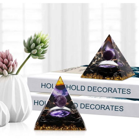 Piramida Orgonica cu cristale vindecatoare de Ametist, Obsidian, foita de aur, rasina naturala si sfera din cristal ametist 8 cm – pentru energie pozitiva si reducerea stresulu. [6]