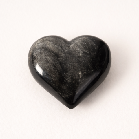 Cristale și Pietre Semiprețioase - Inima din obsidian argintiu Mexico 4.5 cm – talisman protectie si claritate interioara