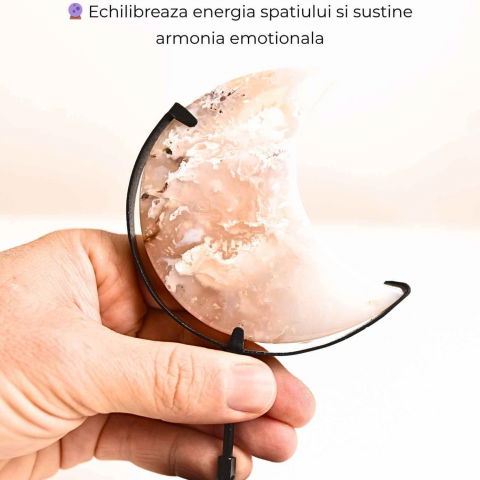 Semiluna din Plum Agat – Sculptata manual, armonie interioara si blandete [4]