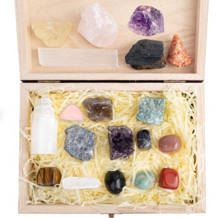 Set cristale premium si pietre semipretioase vindecatoare  in cutie de lemn - 20 piese, turn selenit,  pietre chakre, cristale brute, cluster de ametist, varf de cristal transparent, cuarț trandafir + brosura cu proprietatile cristalelor, ebook despre cristale CraftMystic, saculet negru catifea. [0]