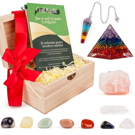Set Cristale si Pietre Naturale Vindecatoare Chakra in cutie de lemn- 11 piese pentru meditatie, spiritualitate, echilibrarea chakrelor – Piramidă de orgon chakra , pendul chakra, cuart roz neslefuit, varf de cristal transparent, 7 pietre slefuite + Brosura cu Proprietatile Cristalelor. [1]
