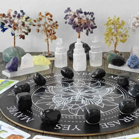 piatra-din-obsidian-negru-polisat-3-4cm-ideala-pentru-reiki-si-vindecare-energetica [3]