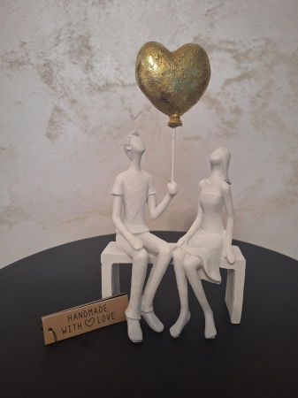 Scaune in Stil Boho - Decoratiune Cuplu balon inima , rasina, alb auriu-creativdeco.ro