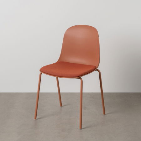 Scaune HORECA - Set scaune rosu aprins polipropilena si metal|Scaune durabile pentru decor exterior