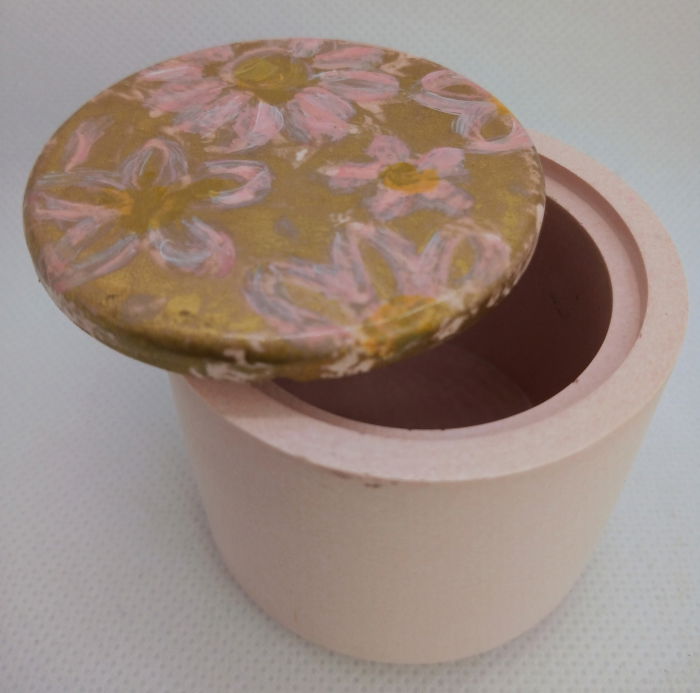 Set decorativ  alb/roz cu flori imprimate. [10]