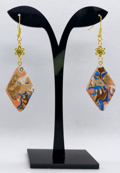 Cercei romb cu accesorii aurii [1]