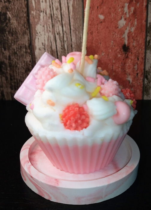 Lumanare parfumata " Cupcake " cu farfurie mica din ceramica [1]