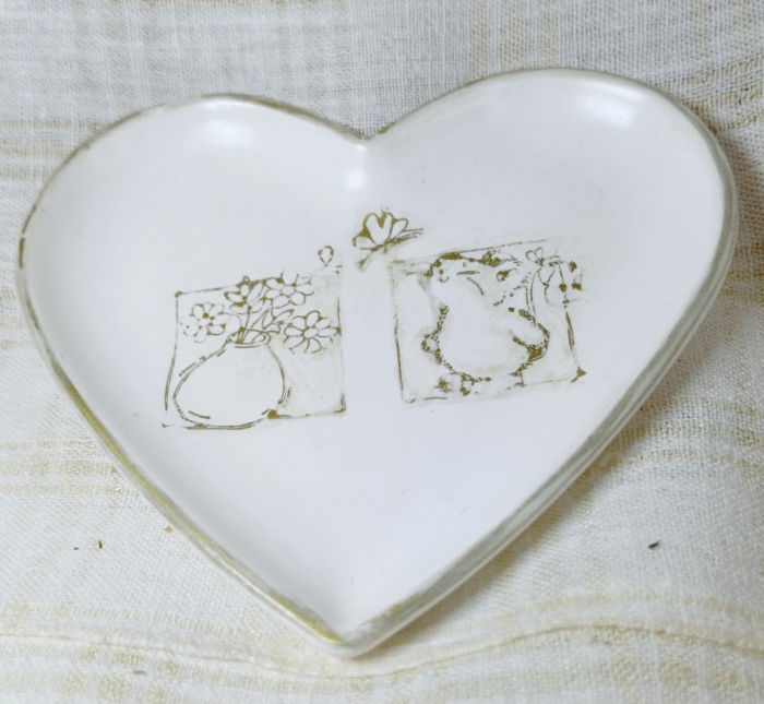 Farfurie albă argintie + lumânare din ceară de soia în formă de inimă [4]