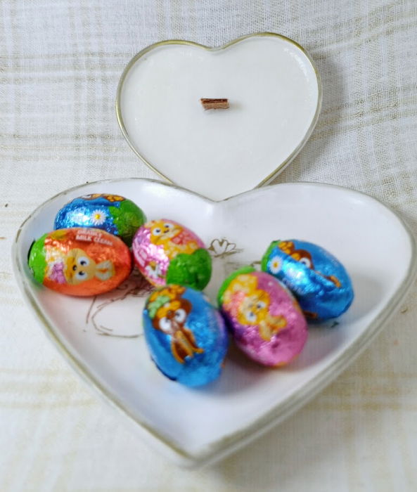 Farfurie albă argintie + lumânare din ceară de soia în formă de inimă [8]