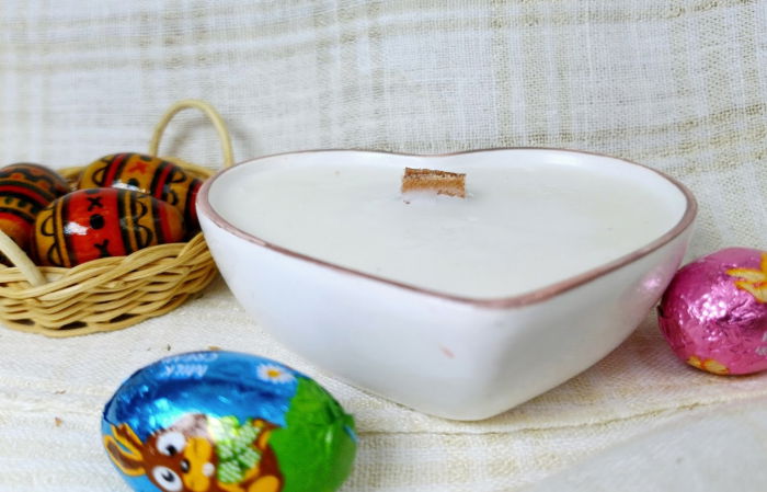 Farfurie albă + lumânare din ceară de soia în formă de inimă [3]