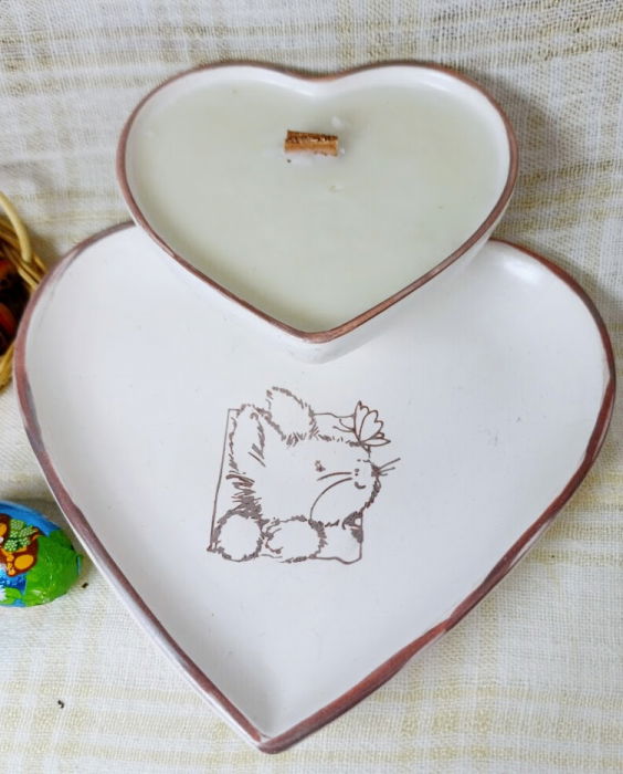 Farfurie albă + lumânare din ceară de soia în formă de inimă [2]