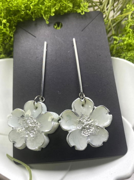 Florile alb argintiu [3]