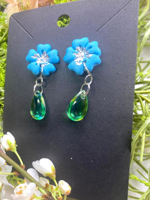 Florile albastre cu picatura verde [3]