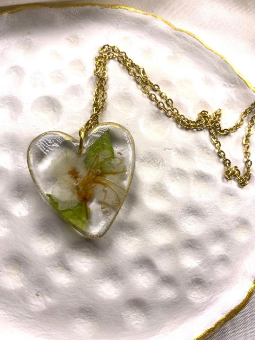 Lanțisor cu flori de corcodus [2]