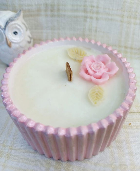 Lumanare din ceara de soia in recipient din ceramica handmade, roz/alb. [4]