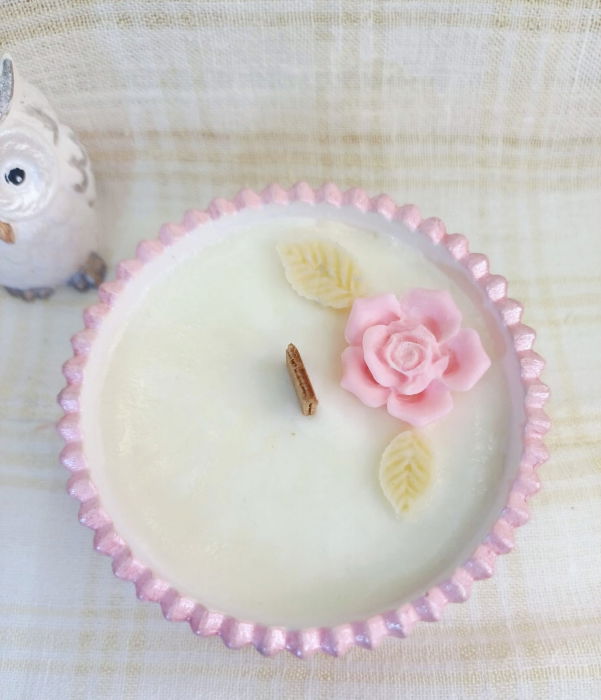 Lumanare din ceara de soia in recipient din ceramica handmade, roz/alb. [1]