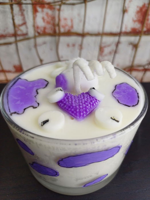 Lumanare parfumata, " Happy Cow ", in pahar de sticla. [8]