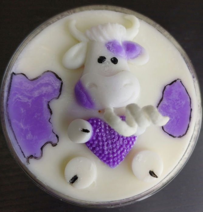 Lumanare parfumata, " Happy Cow ", in pahar de sticla. [1]