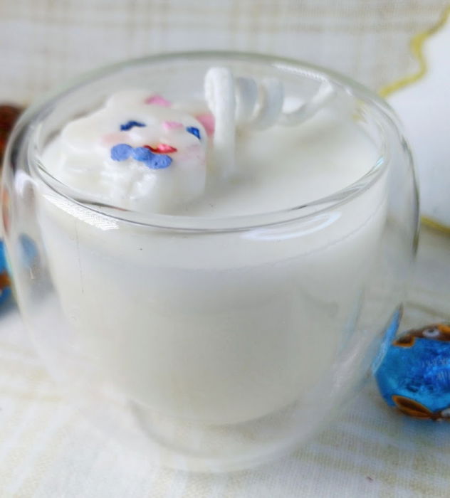 Lumanare albă parfumata de ceară de soia  cu iepuraș în sticlă [6]