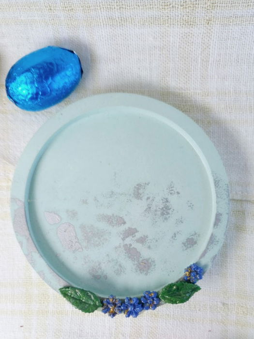 Ou albastre cu flori din ceara de soia + farfurie din ceramica handmade [4]