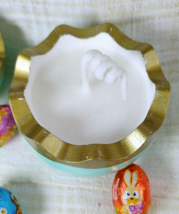 Ou turcoaz/auriu din ceramica handmade + lumanare alba de ceara de soia [8]