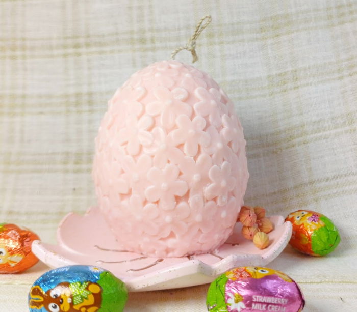 Ou roz cu flori din ceara de soia + farfurie din ceramica handmade roz [10]