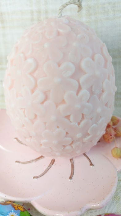 Ou roz cu flori din ceara de soia + farfurie din ceramica handmade roz [9]