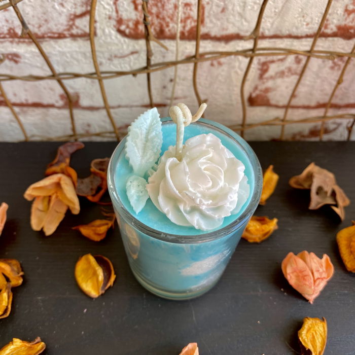 Lumanare parfumata " Buline si flori ", turcoaz, in pahar de sticla mic. [4]