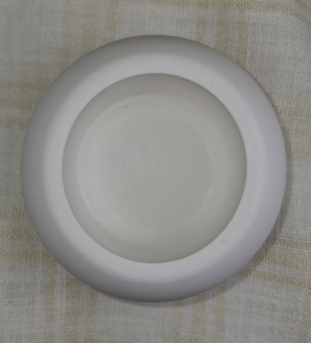 Caseta bijuterii - recipient rotund, alb, din ceramica, cu capac. [4]