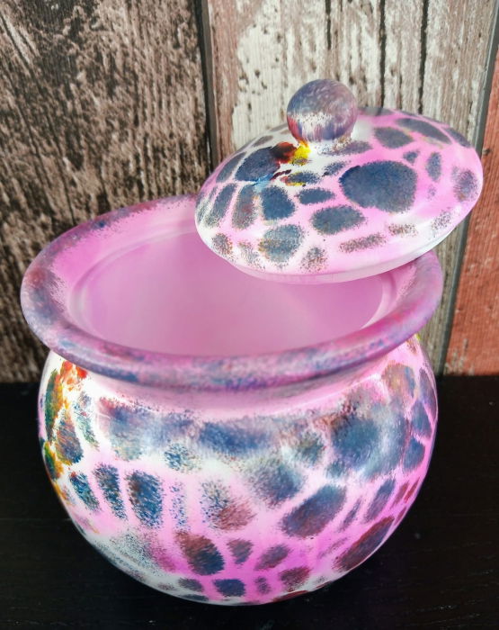 Recipient rotund  - "marbled pot",  pictat manual, din ceramica, cu capac. [1]